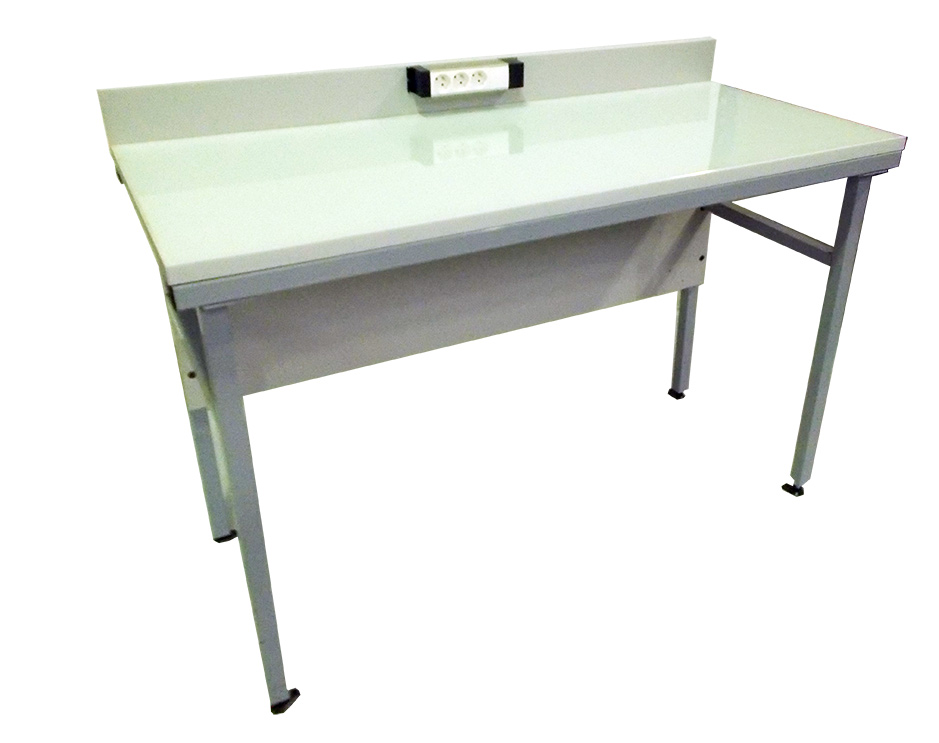 Table de laboratoire